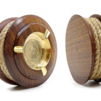 Aschenbecher Taurolle Holz und Messing