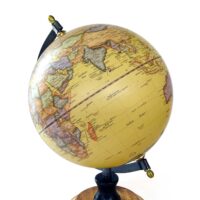 Globus mit Eisengestell und Holzsockel - Nature Look - 32cm – Bild 3