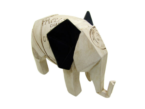 Origami Elefant - Zeitung Frankreich Paris