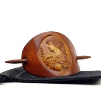 Vickys World Leder Haarspange - OX Antique Cameo Sieglinde – Bild 2