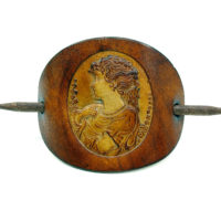 Vickys World Leder Haarspange - OX Antique Cameo Sieglinde – Bild 3