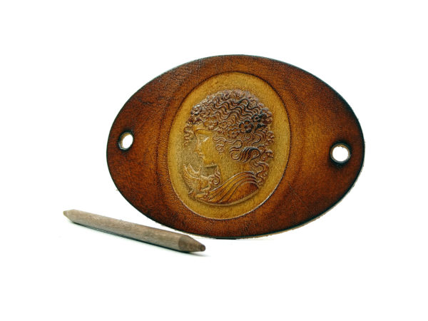 Vickys World Leder Haarspange - OX Antique Cameo Elisabeth