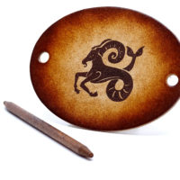 Vickys World Leder Haarspange - OX Antique - Sternzeichen Steinbock