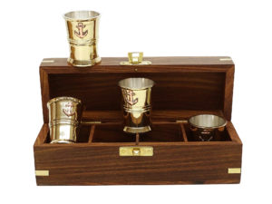 Seaclub Rum Schnaps Becher 4er-Set Teak-Holz Box 9192