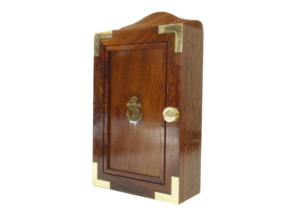 Maritimer Schlüsselkasten in Holz & Messing