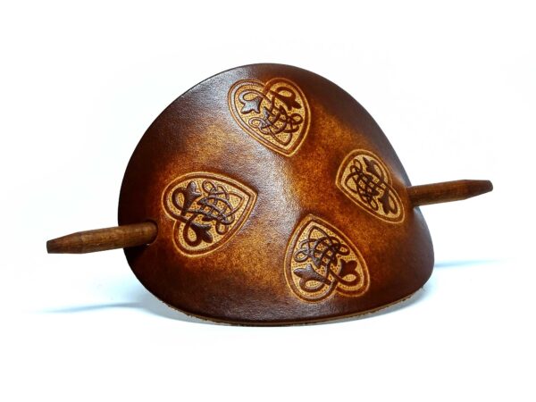 Vickys World Leder Haarspange - OX Antique Lion Celtic Hearts